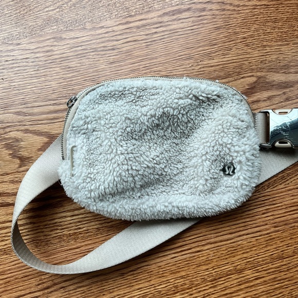 lululemon athletica Handbags - Lululemon cream Sherpa belt bag